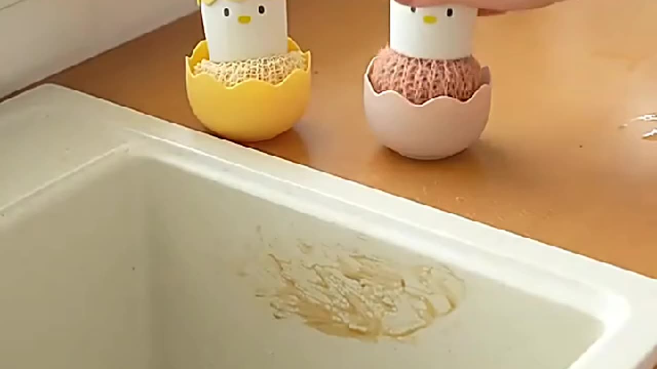 Handy cleaning sponge