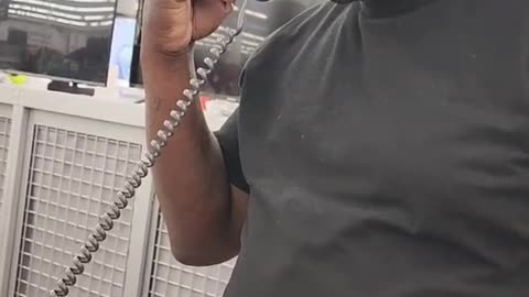 Slow Supermarket Service Gets Called Out