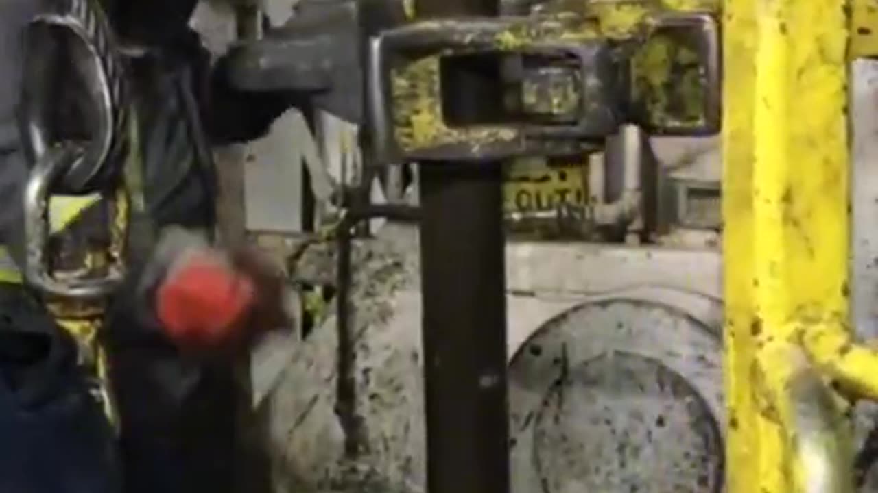 Syria Accuses USA of Stealing its oil