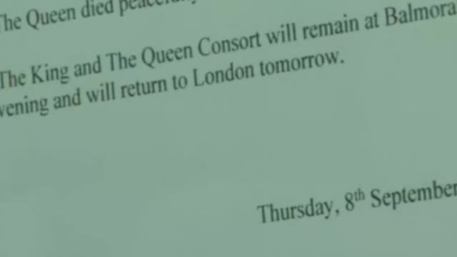 GOD KILL THE QUEEN-Pubblicata una dichiarazione sulla morte della regina britannica Elisabetta II alle porte di Buckingham Palace