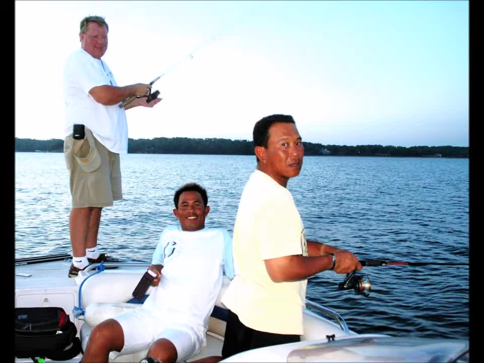2007 Thongchai Jaidee hunts fish at Grand Lake