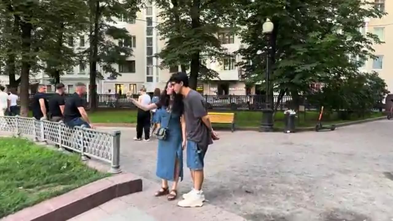 HOT EVENING Life in Russia Moscow walk City Tour.