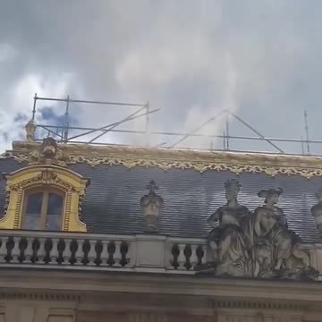 The Rockefeller house is on fire. 🥰 🤣 👍