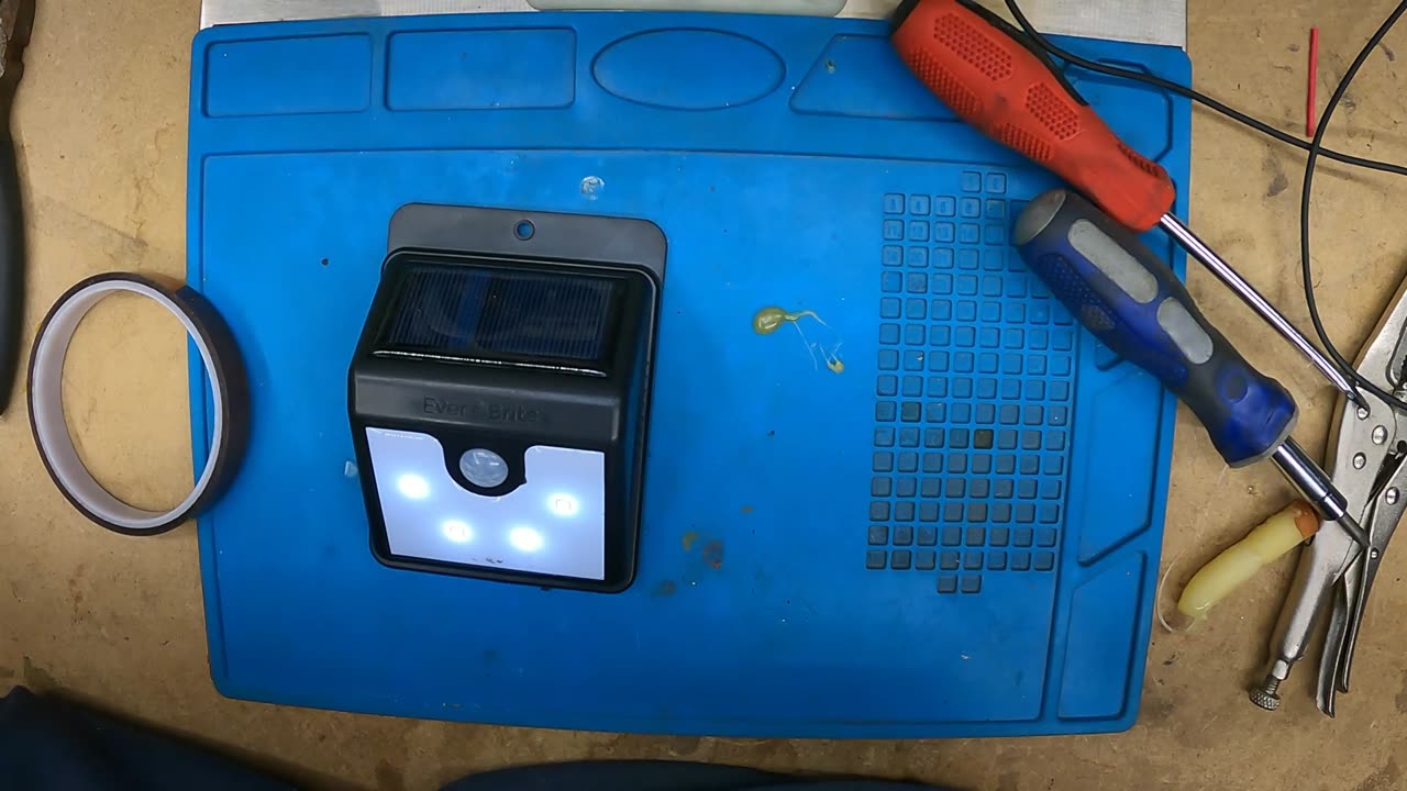 Dollar Store Solar LED Light Teardown and Upgrade.