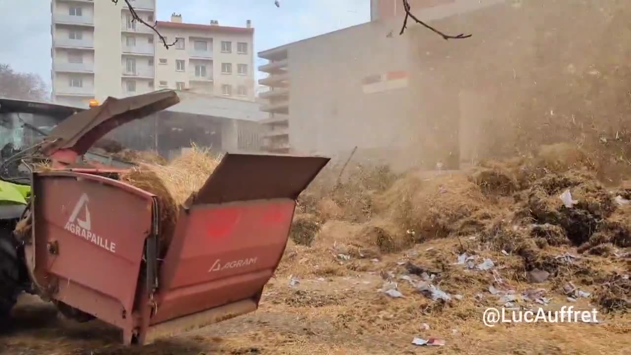 Holy sh*t! - French farmers have had enough