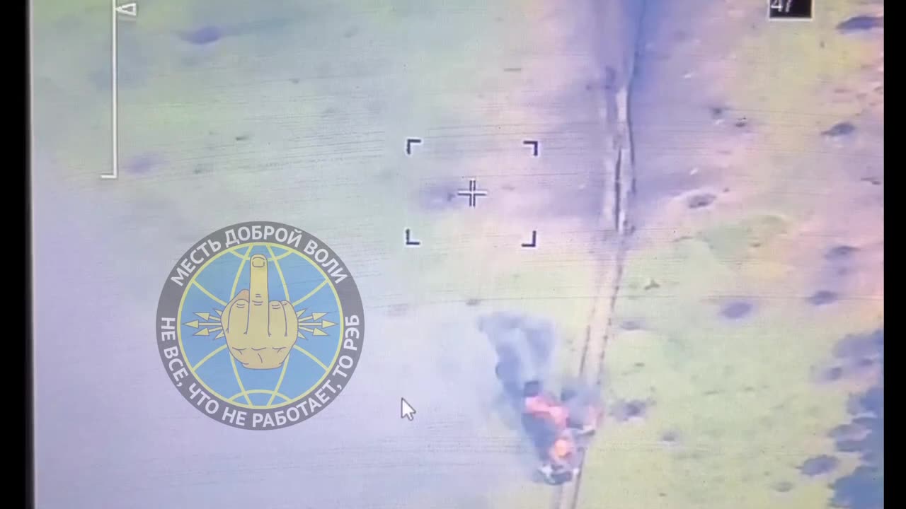 Ukrainian tank pushed disabled and inflamed tank across mined field