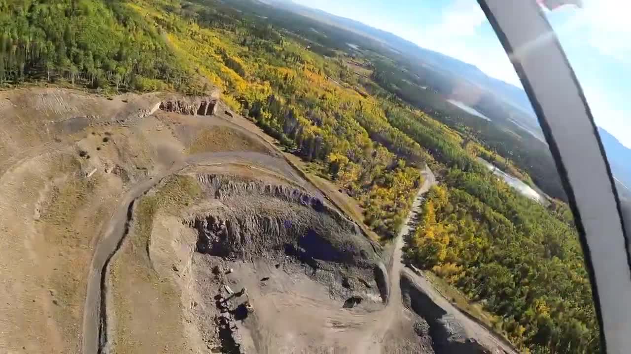 Yamnuska wingsuit basejumping!