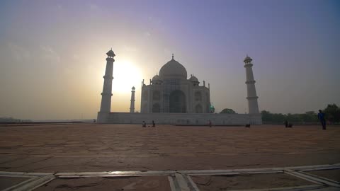 Taj Mahal - Wonders of World