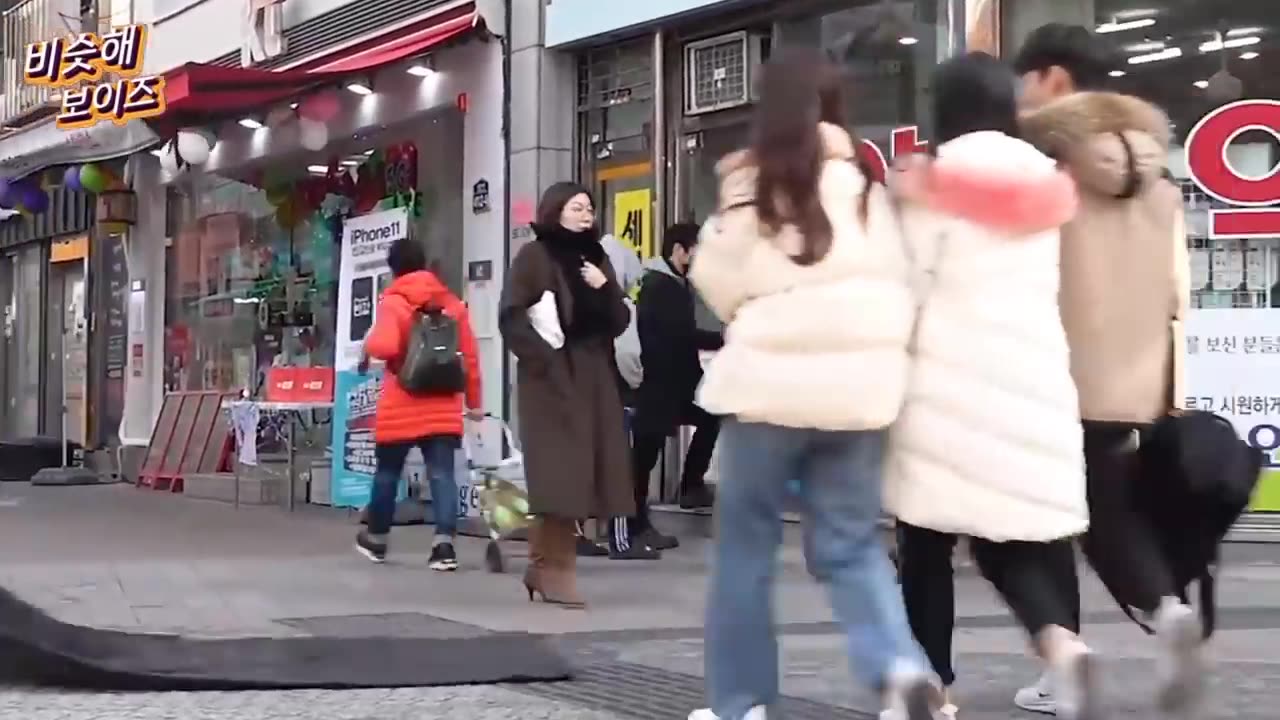 Hilarious Korean Prank Gone Wild! 🤣