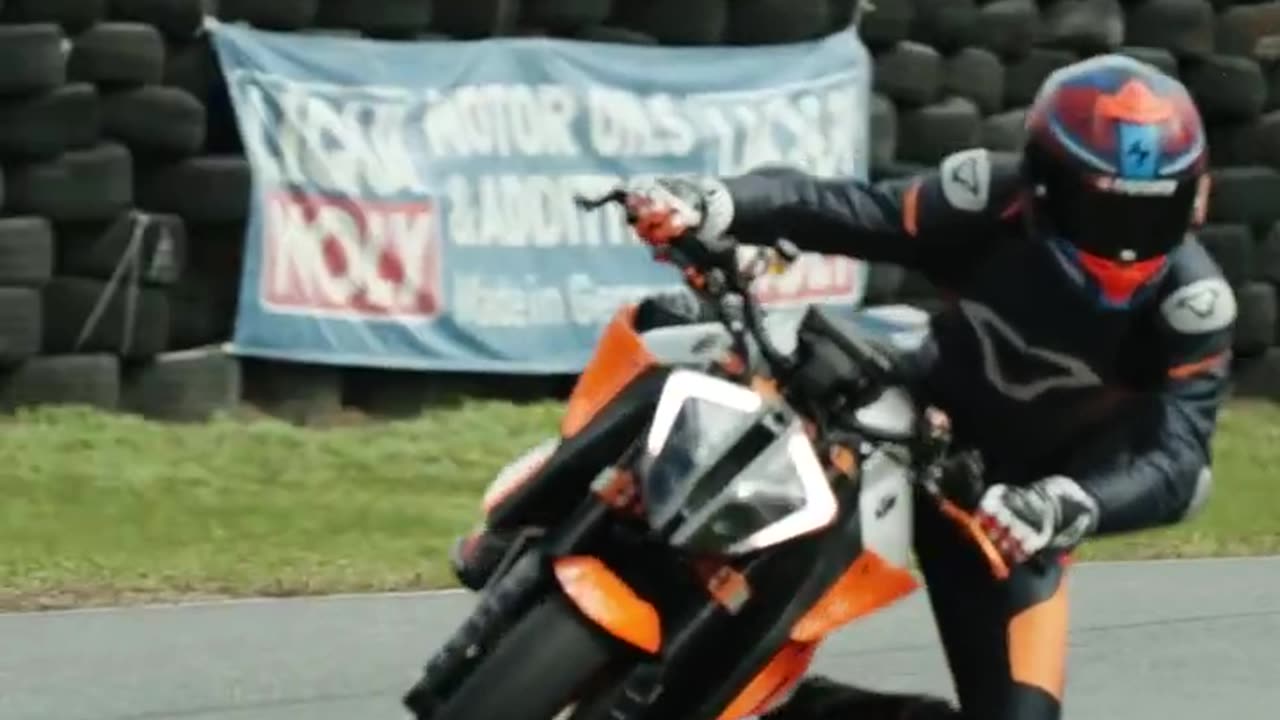 Ktm 1290supre Duke r evo race track