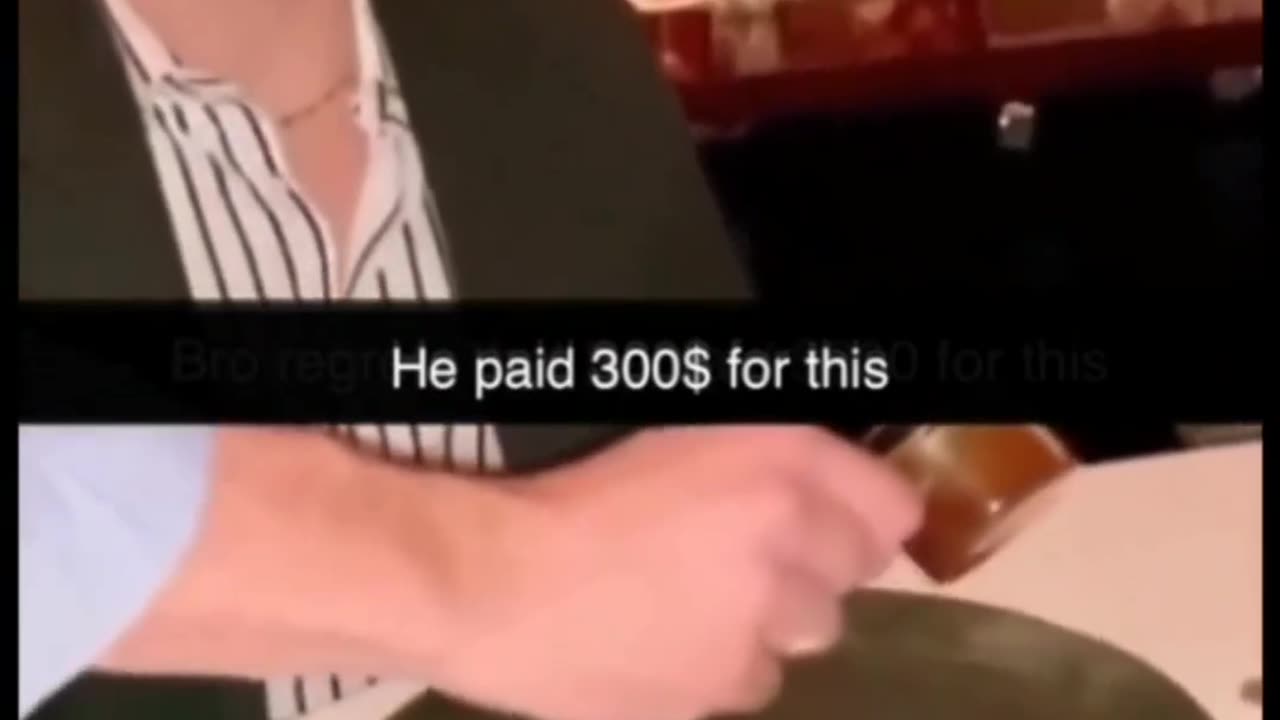 He paid 300$ foe this small food🤣🤣🤣