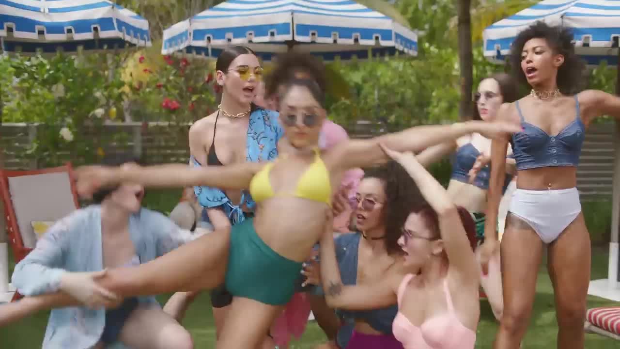 Dua Lipa - New Rules (Official Music Video)