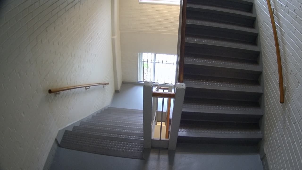 3883FHOB03Stair7_2021-01-06_08h31min17s003ms.mp4
