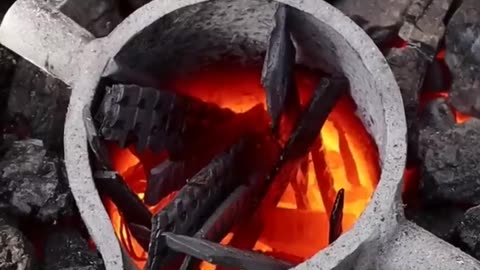 Melting Artillery Bands into Anvil Bronze Casting