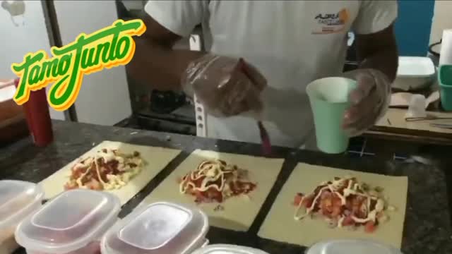 Preparando um pastel