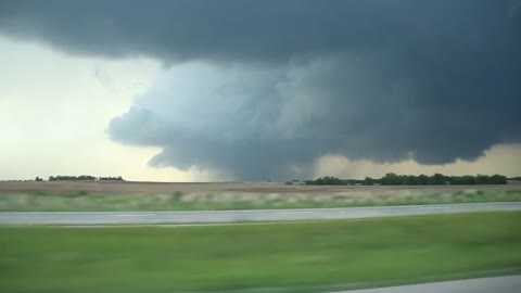 RAW Storm Chase footage - Abilene/Chapman Kansas Tornado May 25, 2016.