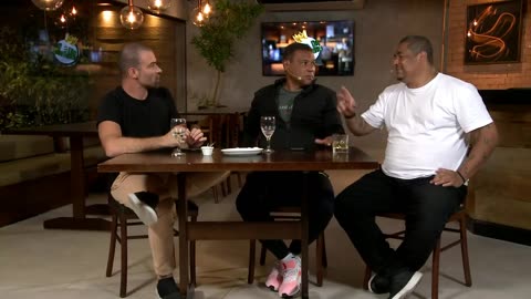 Müller - Romário ou Ronaldo Fenômeno?