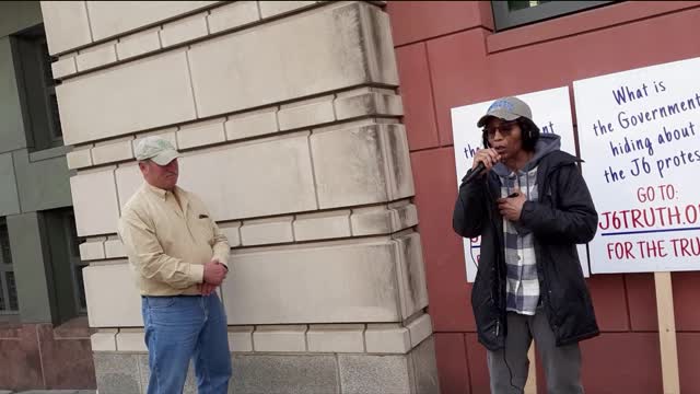 POWERFUL: Woman at J6 Peaceful Protest Spontaneously Speaks to the Crowd in D.C.