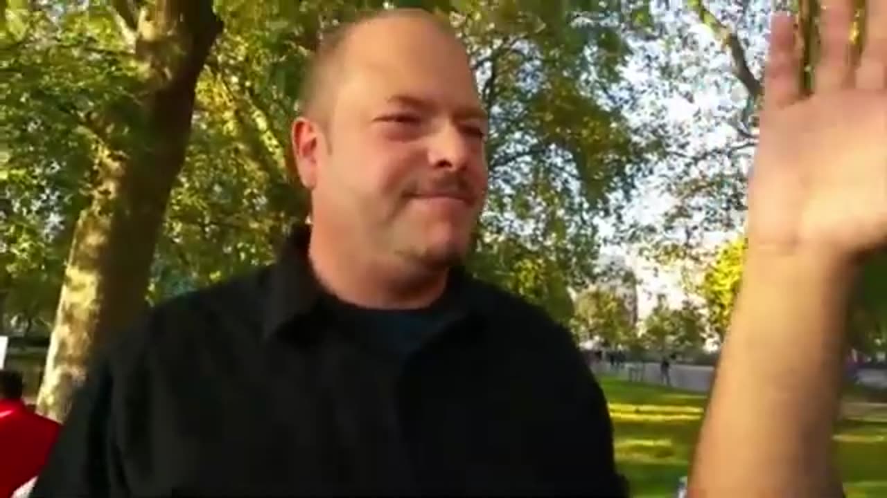 Tony Costa with Jay Smith at Speaker's Corner in London, England 2015