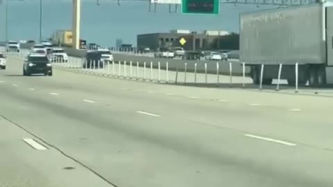 Florida man leads police on high-speed chase in semi-truck through Texas.