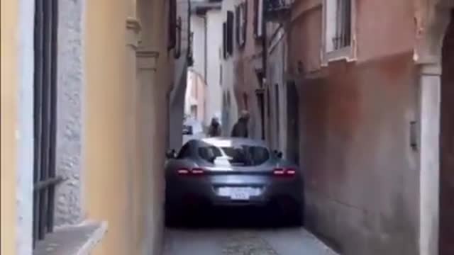 Καραμήτσος με Ferrari