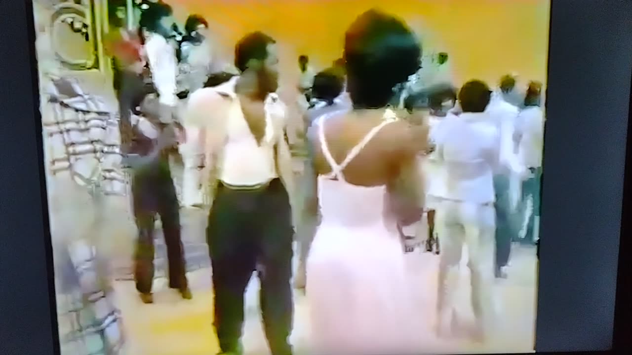 Soul Train Dancers Bad Luck 1975 (Harold Melvin and The Blue Notes)