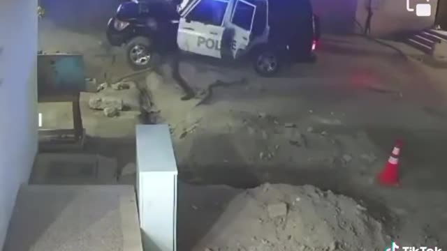 When you steal a car and police help you