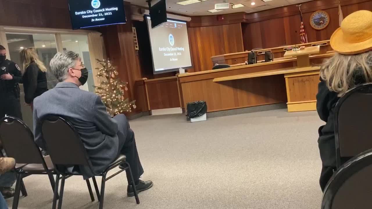 Eureka City council using police to remove people from council meeting