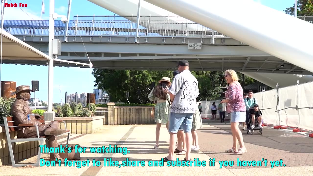 Cowboy_prank in Australia funniest reactions. lelucon statue prank. luco patung