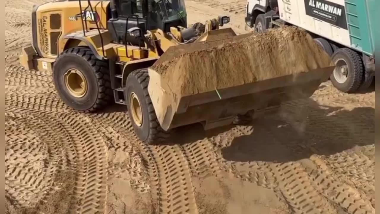 #shorts 𝐂𝐀𝐓𝐄𝐑𝐏𝐈𝐋𝐋𝐀𝐑 966𝐋 𝐋𝐎𝐀𝐃𝐄𝐑 #ytshorts #viral #earthmovers #trending @machines711 #loader