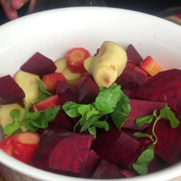 "Winter Wellness Elixir: Sip Your Way to Health with Delicious and Nutrient-Packed Seasonal Juices!"