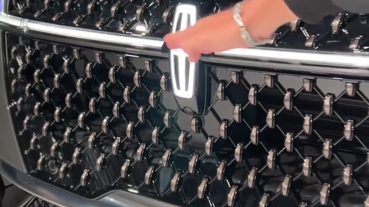 LINCOLN NEW CAR