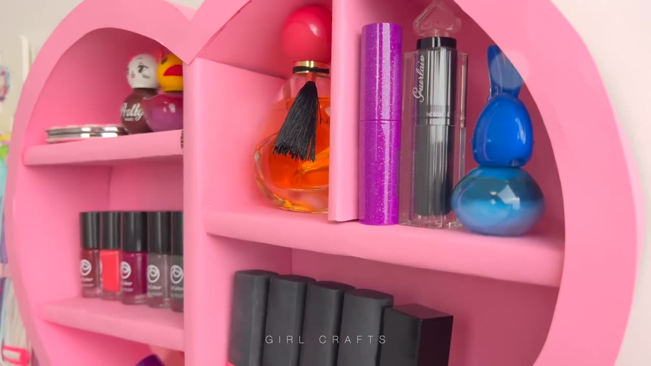 DIY - HEART MAKE UP ORGANIZER FROM WASTE CARDBOARD - Wall Decor