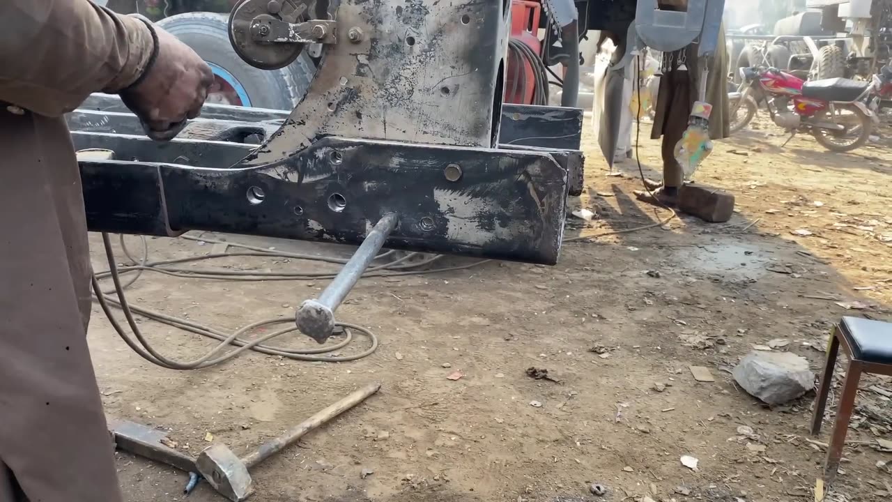 Amazing Manufacturing Process Of Euro 7D Truck Trailer Body Frame - Semi Truck