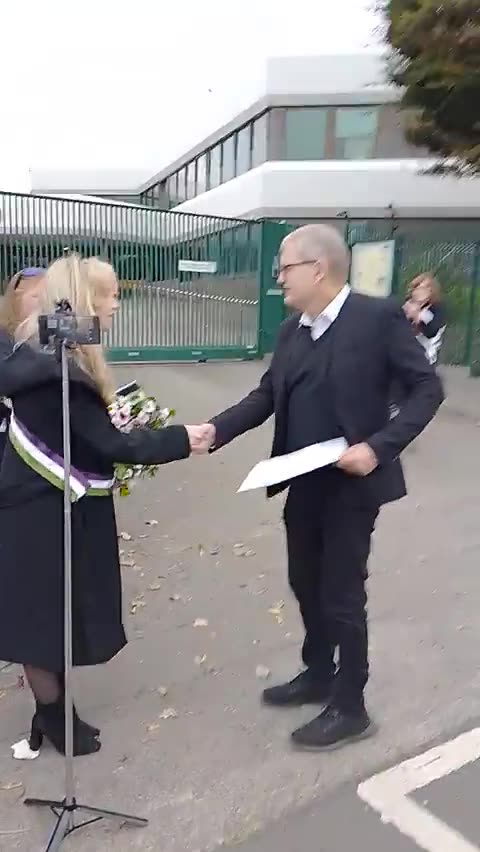 Irish Women Telling the German Consul Against Self-Identification