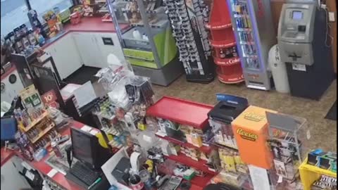 Heartless youths just rub store while the owner has a heart attack