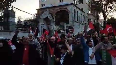Marcia di massa a sostegno della Palestina. Istanbul.