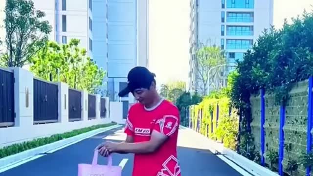 The Million view clip on China's Tiktok P2402