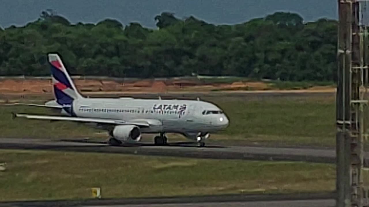 Airbus A320 PR-MYK pousa em Manaus vindo de Guarulhos