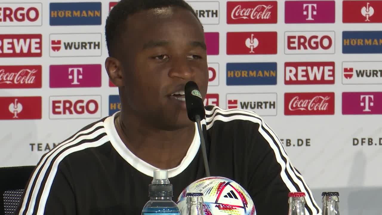BVB oder Wechsel für Moukoko_ Neuer sorgt für PK-Lacher _ DFB