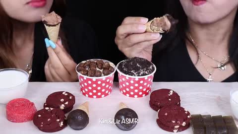 ASMR MINI CHOCOLATE ICE CREAM.