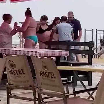 Russian woman in Turkey knocked out 2 Ukrainians, who didn’t like her Putin tattoo.