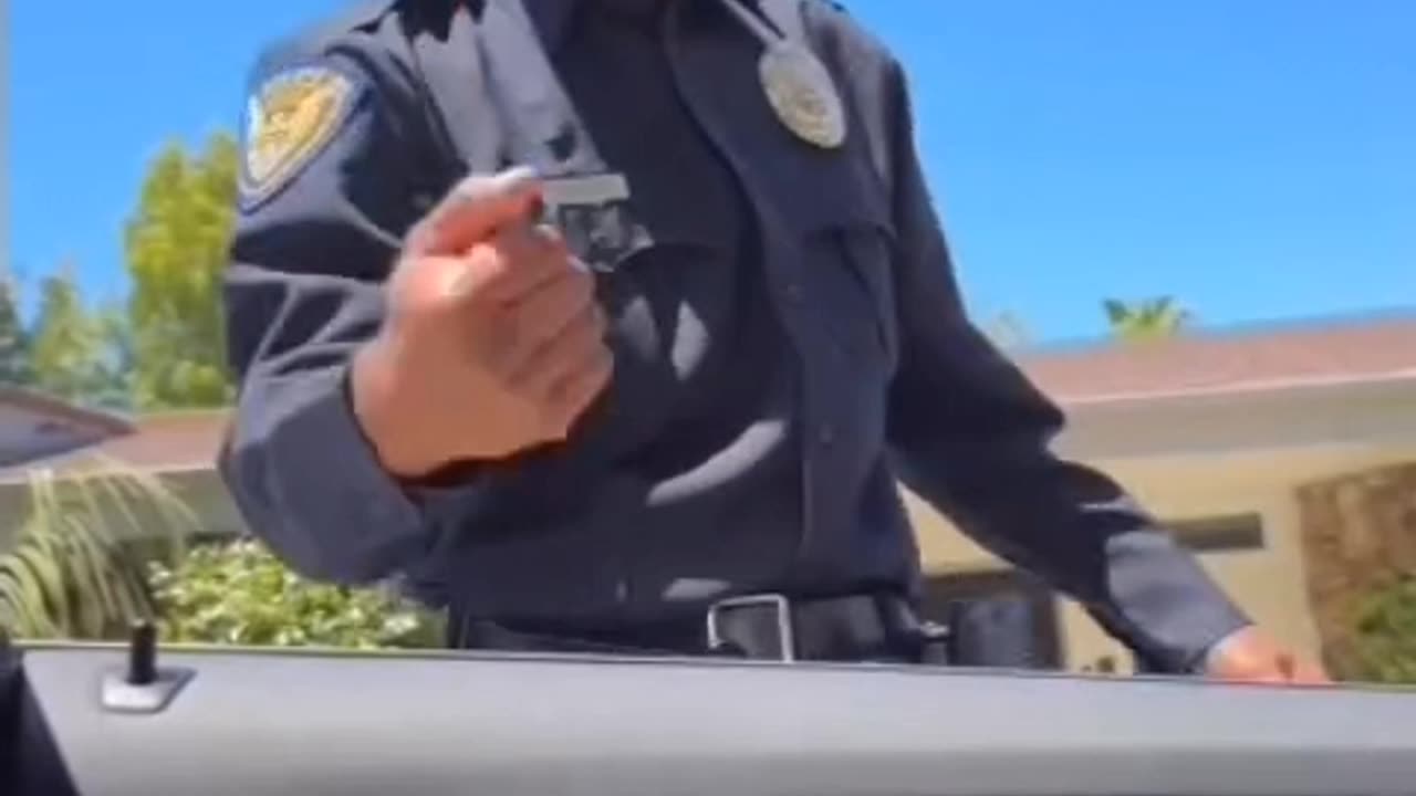 When the cop is cool🤣🤣