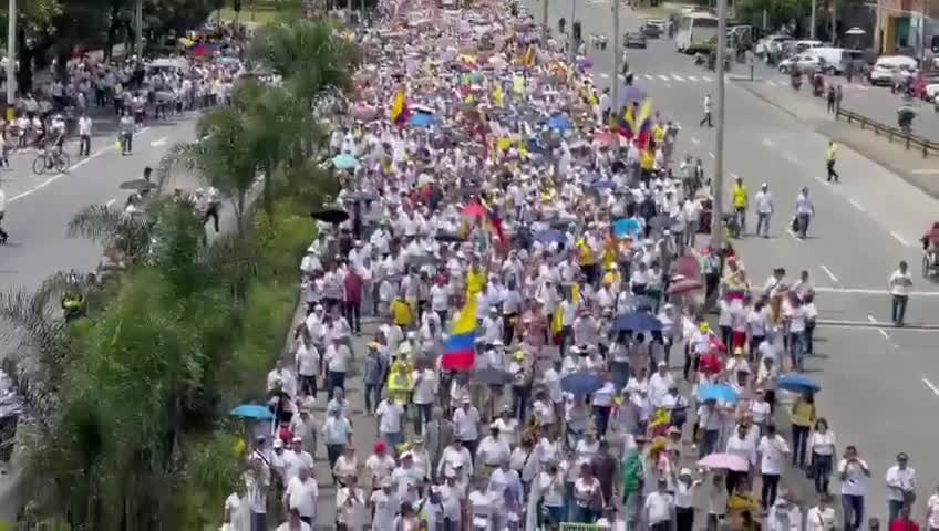 Columbia: Massive anti government protest erupts (Oct. 22, 2022)