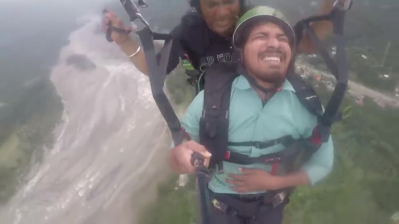 Paragliding India Funny video| scared man| very funny