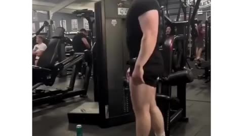 Who does this?? | Best Workout Shorts #shorts