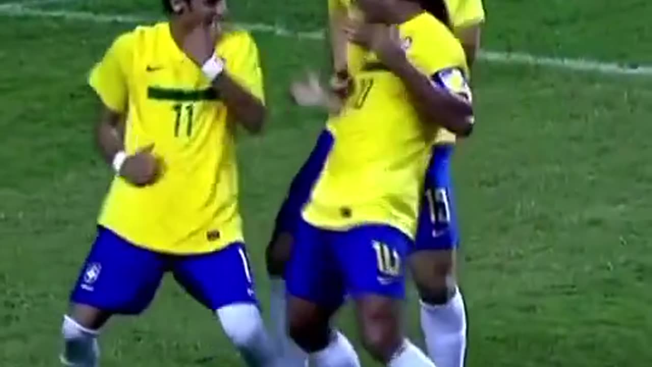 Ronaldinho and neymar destroy the whole team