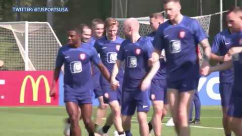 WATCH: Memphis Depay & Netherlands TRAIN ahead of Senegal in the 2022 Qatar World Cup