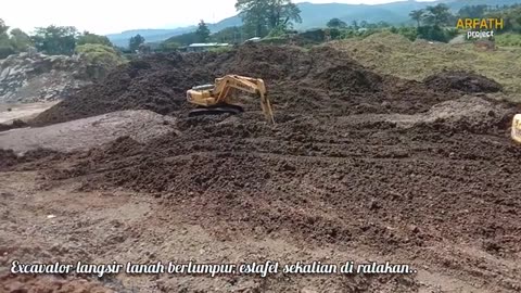 Awas Amblas!! Excavator Langsir Tanah Berlumpur 😱