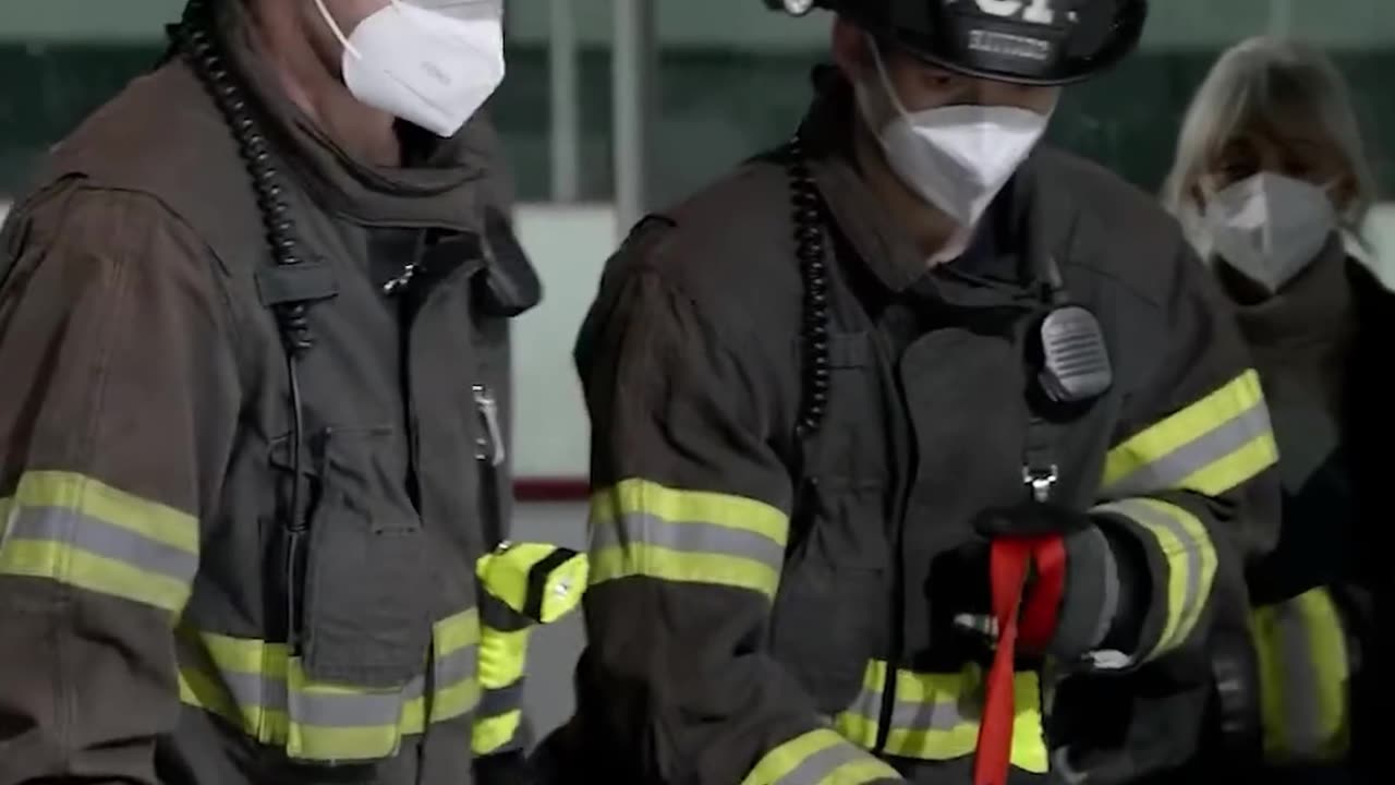 Firefighters avoided the “train” on the i e rink to save people #station19 #shorts #viralvideo #tv